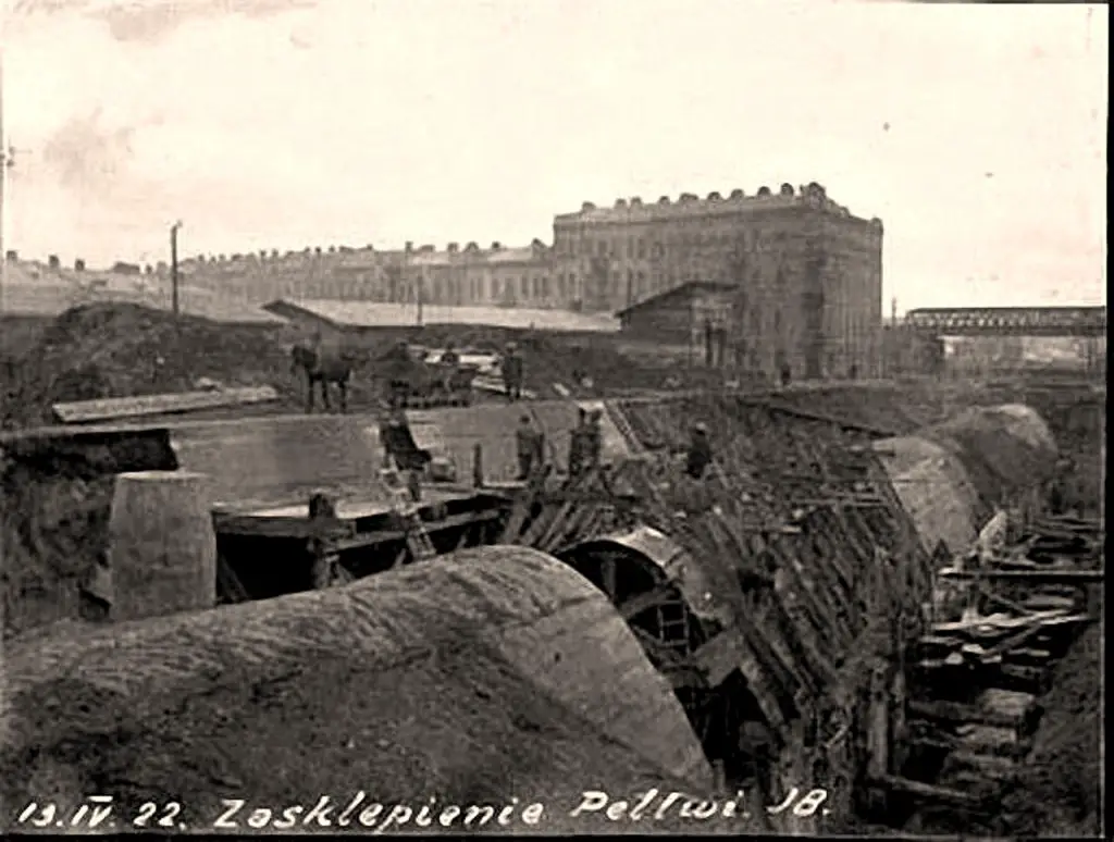 Covering river Poltva in 1922