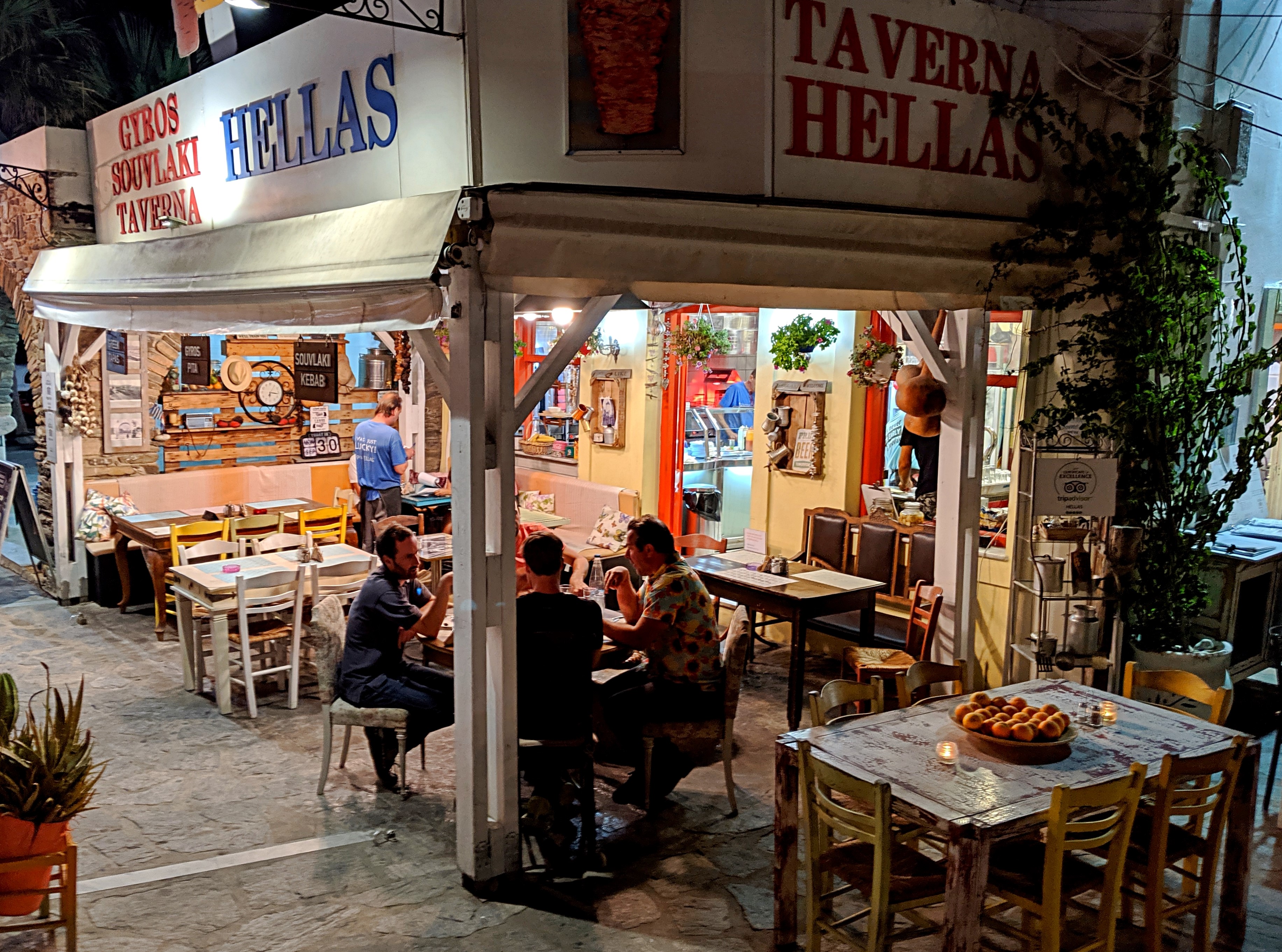 Hellas restaurant outside seating