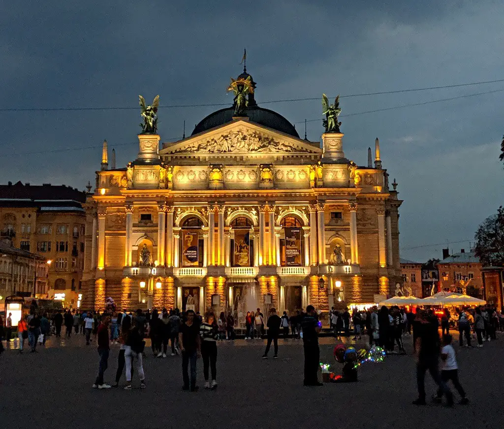 Romantic Spots In Lviv: Lviv Opera Theatre