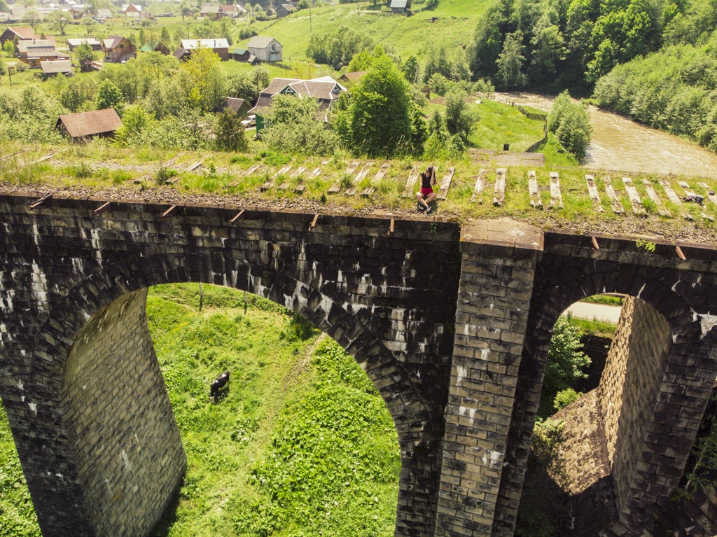 Drone picture of me on the viaduct
