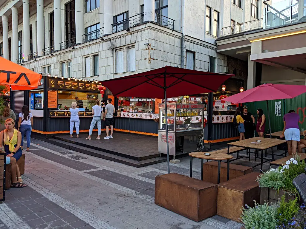 The Best Street Food In Kyiv: Бухта Food Station