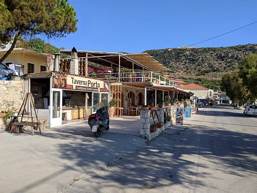 Guide To Agios Nikolaos (Zakynthos, Greece): Taverna Porto