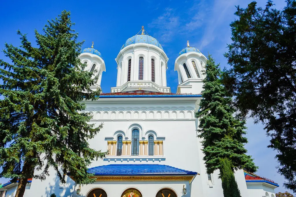 The Comprehensive Guide To Chernivtsi, Ukraine: Visit The Drunken Church 