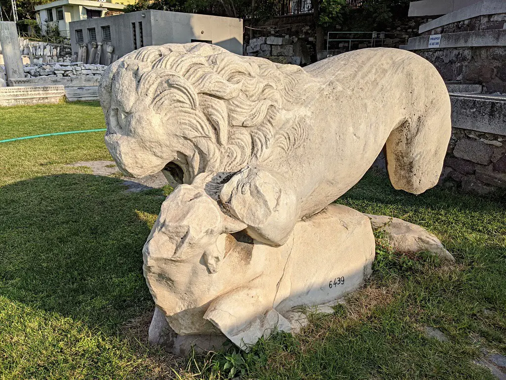 Stone lion at the Agora of Smyrna