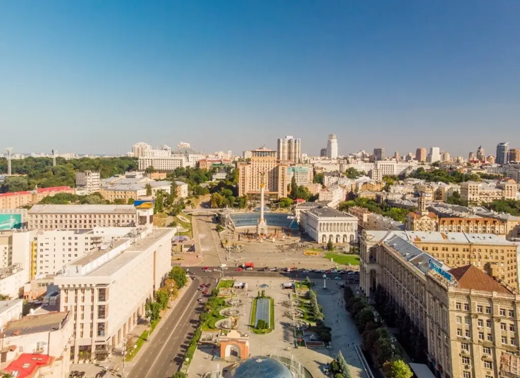 Khreshchatyk Street & Maidan Nezalezhnosti (Independence square)