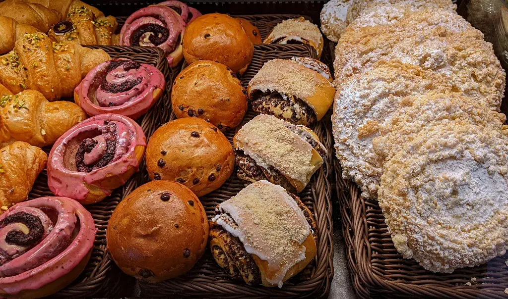 9-must-try-polish-pastries-for-food-lovers