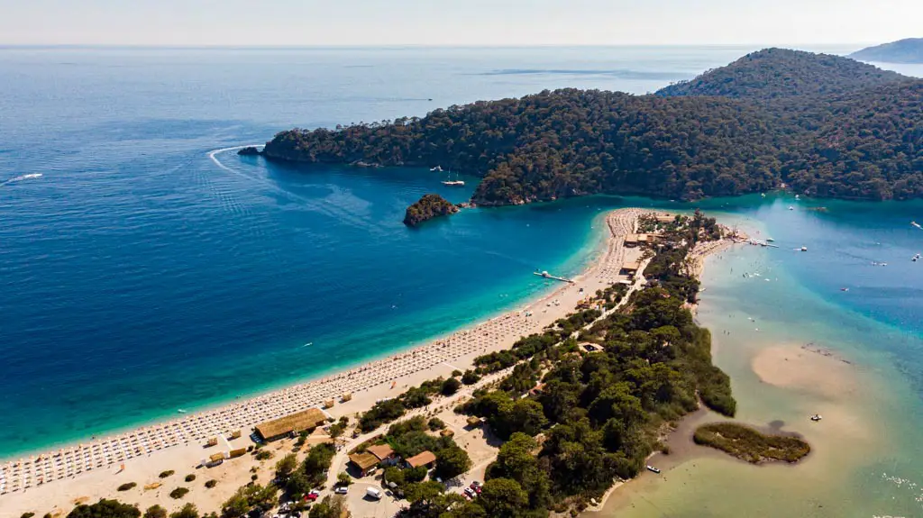 Relax At Oludeniz Plaj And Experience Paragliding