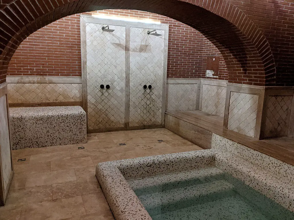 Guide to Tbilisi:: Relax At A Sulfur Bath