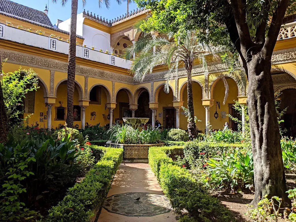 Guide to Seville: Palacio de las Duenas