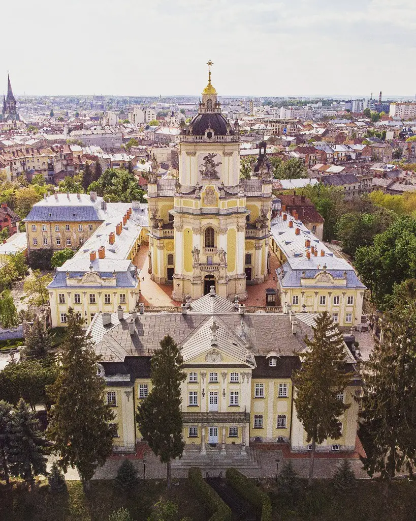lvivs-architectural-treasures-exploring-the-citys-stunning-landmarks