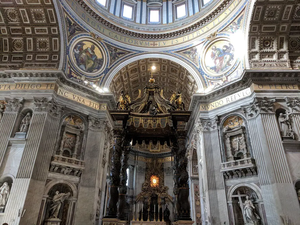 10 Iconic Landmarks in Europe : St. Peter’s Basilica in Vatican 