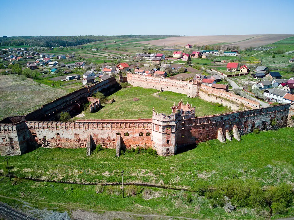 castle-in-stare-selo-ukraine