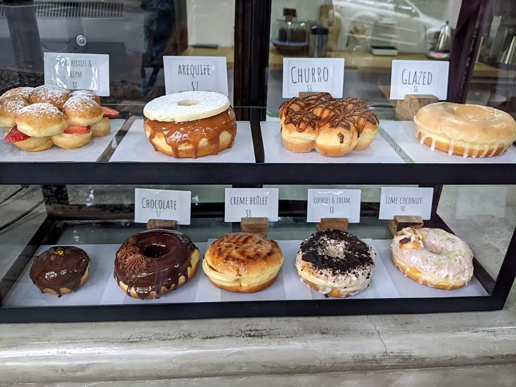 Where To Get Breakfast In Poblado Medellin: Vibe Donuts